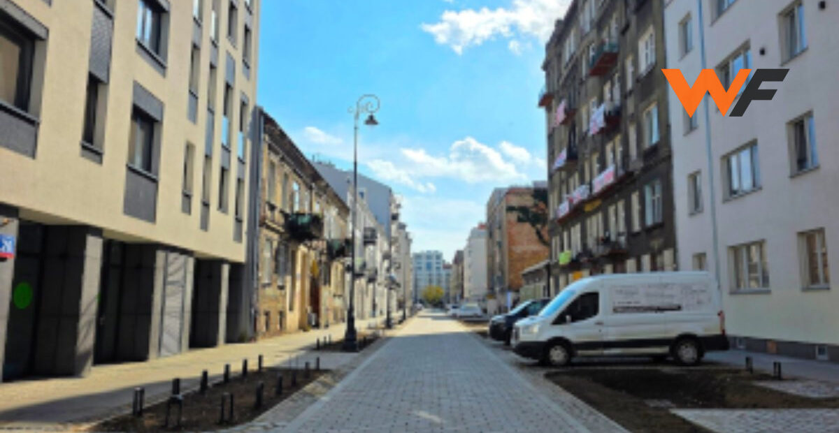 Улица Сродкова на Праге открылась после перестройки: теперь вся для пешеходов