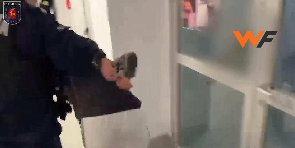 21-летней девушке, совершившей нападение на студентов полицейского колледжа, были выдвинуты обвинения