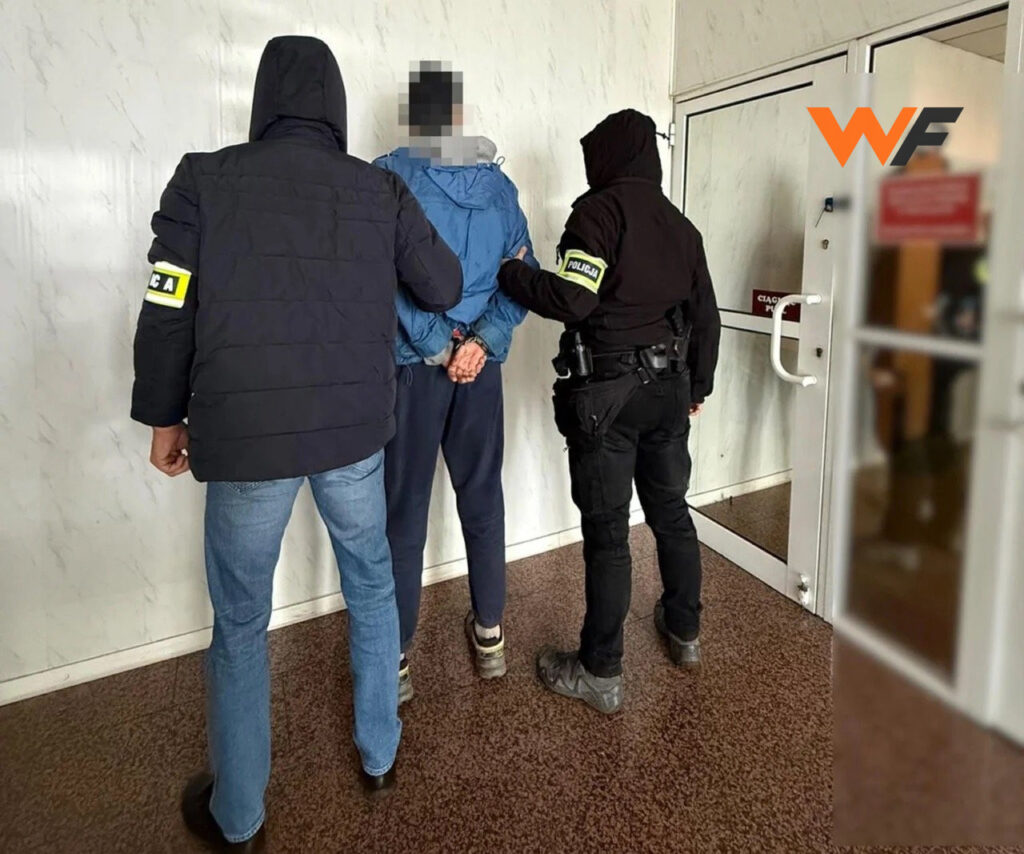В Варшаве мужчина перелез через забор приюта, чтобы «погулять» с собакой