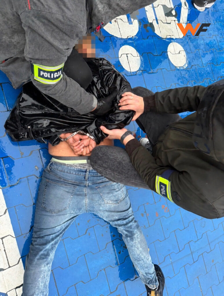 В Варшаве задержали мужчину, который с ножом напал на прохожего. И нападавший, и пострадавший — граждане Индии