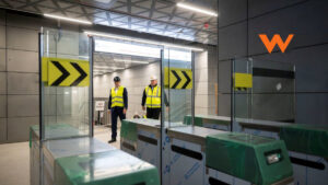 Метро M2 на Бемово: поезда уже ездят по новому тоннелю в тестах