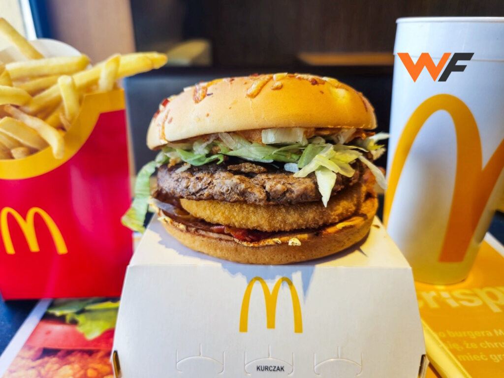 В ноябре в польский МакДональдс возвращается культовый Burger Drwala — в этом году в обновлённой версии