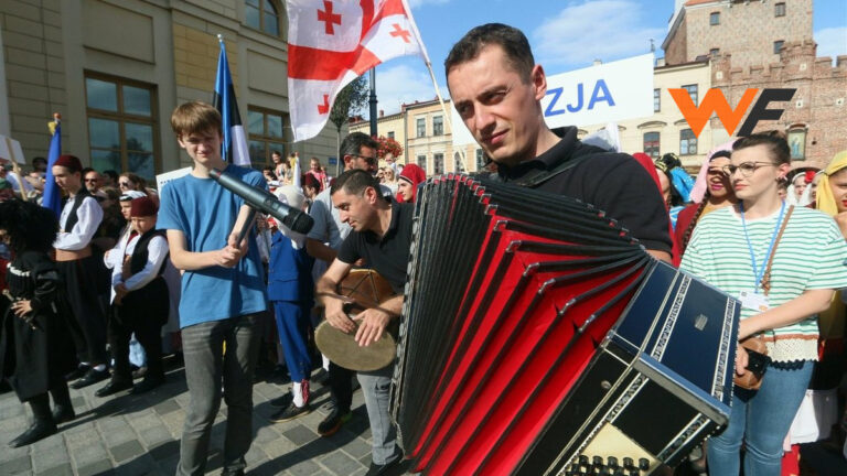 Tbilisoba — праздник грузинской культуры на площади Defilad у Дворца культуры (3–4 октября, вход свободный)