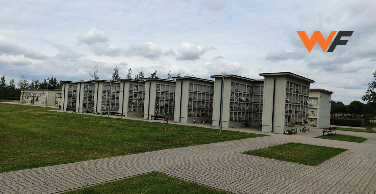 Урну с прахом могут разрешить хранить дома: правительство Польши готовит новые правила погребения